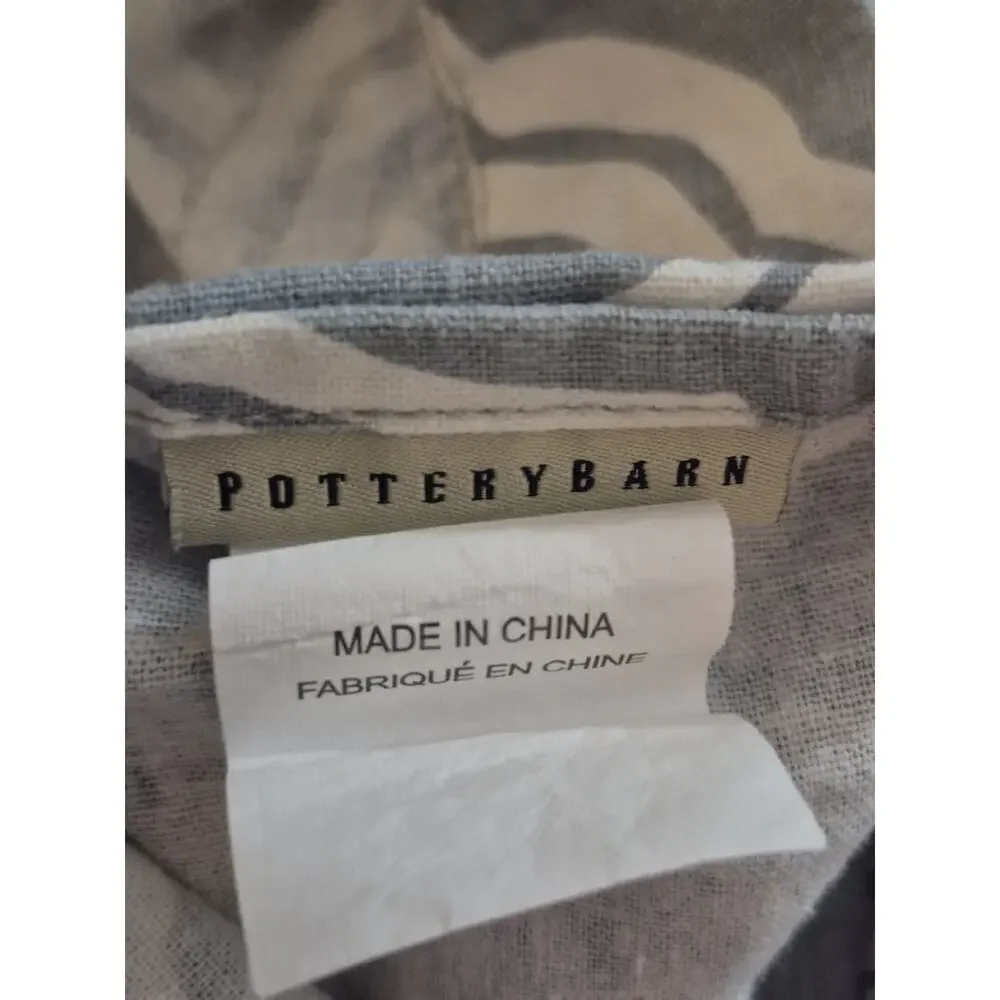 Pottery Barn excellent clean